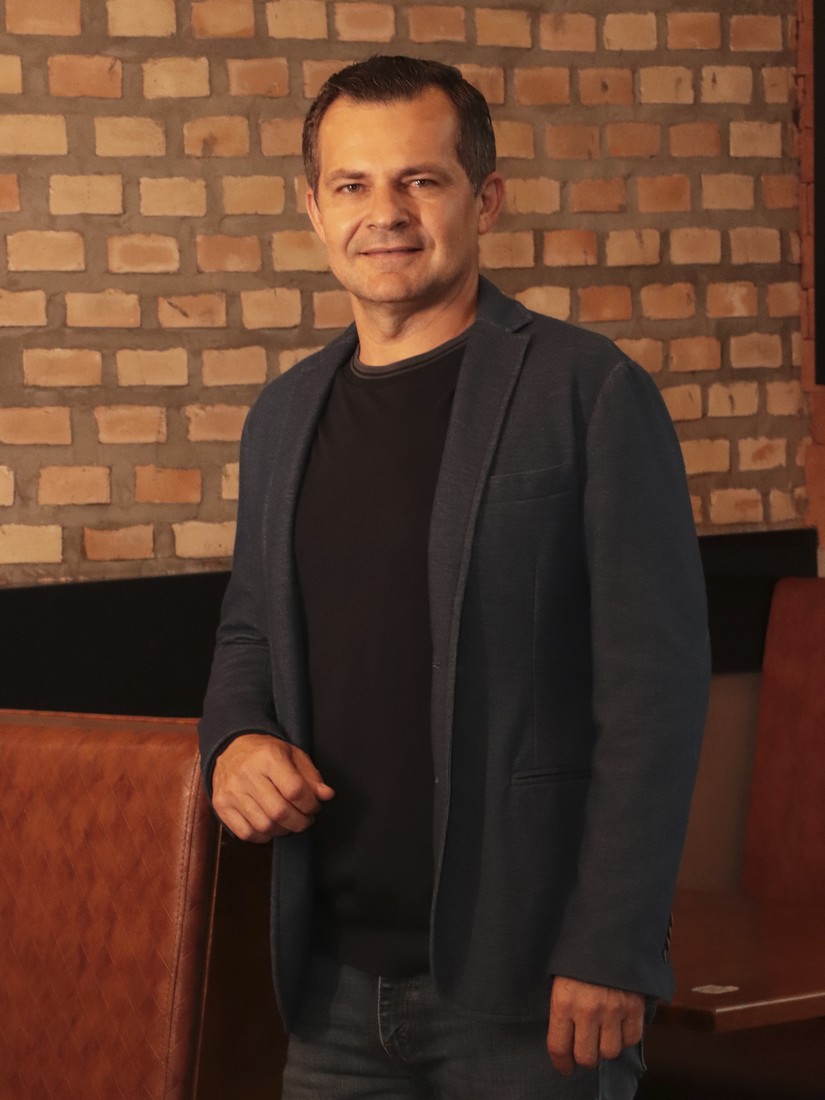 Adalberto Camelo - Revista Portfolio (1)